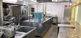 学生食堂の厨房機器